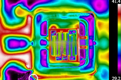 红外热成像定位PCBA失效分析中的异常短路热点